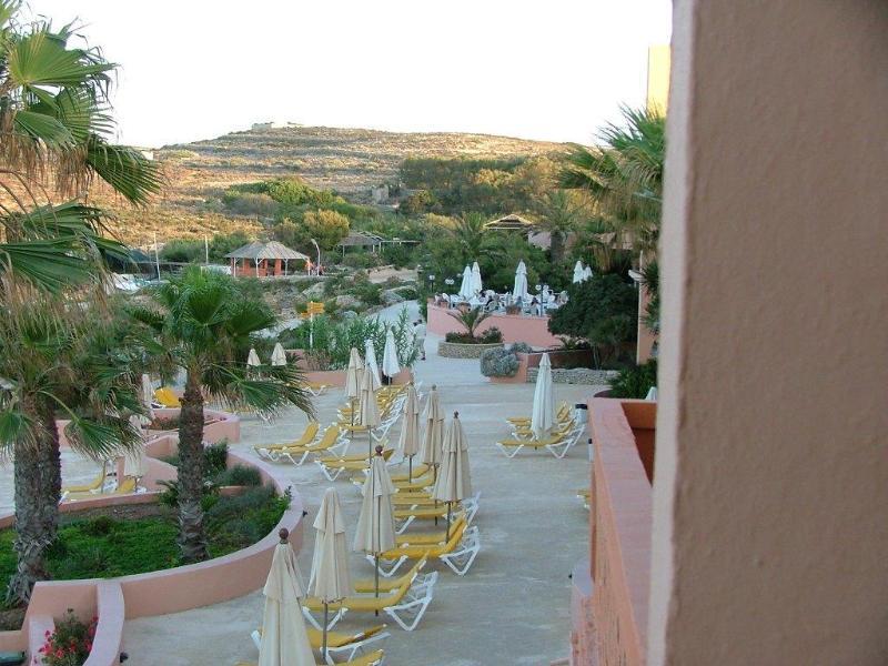 Comino Hotel Exterior photo