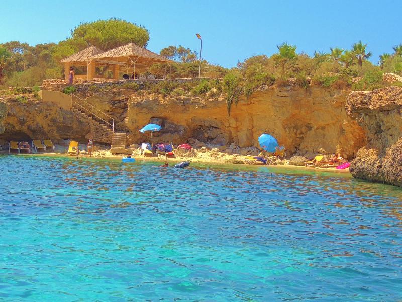 Comino Hotel Exterior photo
