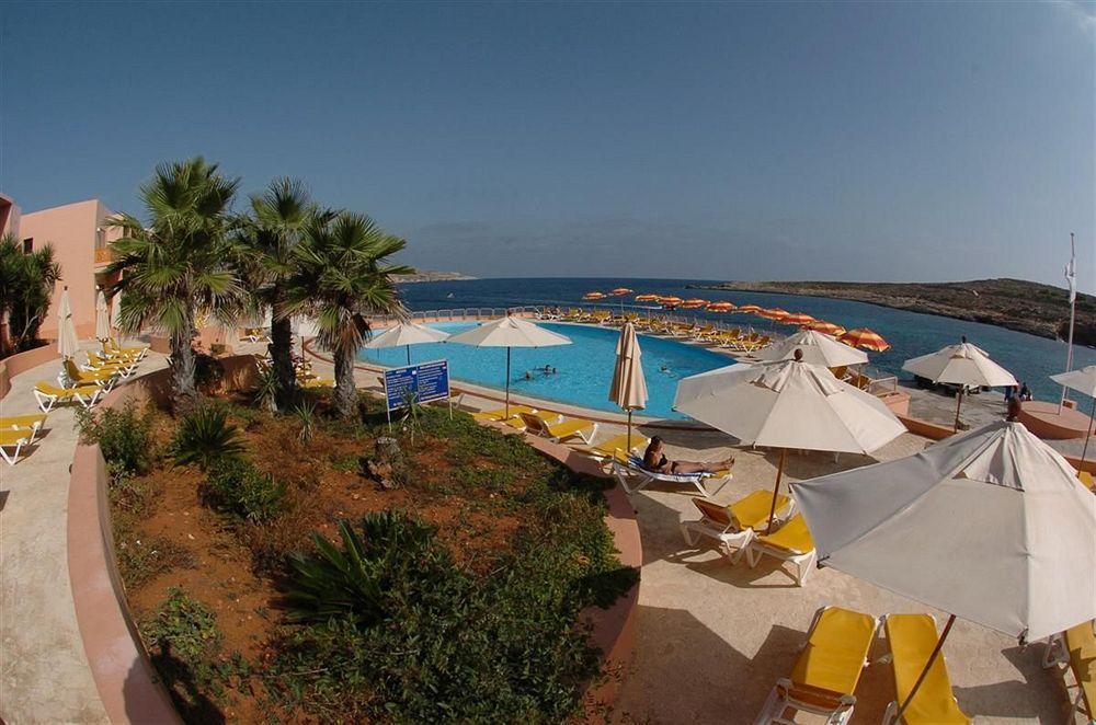 Comino Hotel Exterior photo