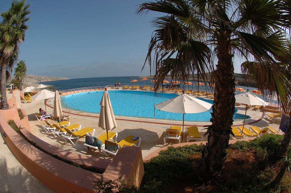 Comino Hotel Exterior photo