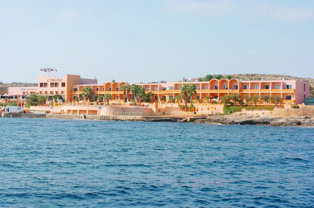 Comino Hotel Exterior photo