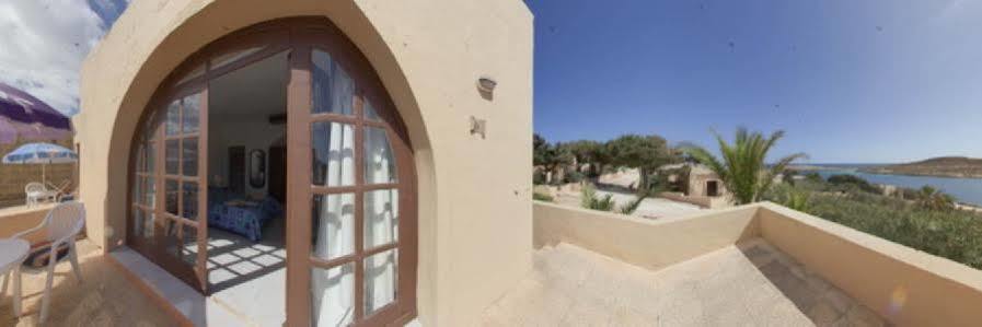 Comino Hotel Exterior photo