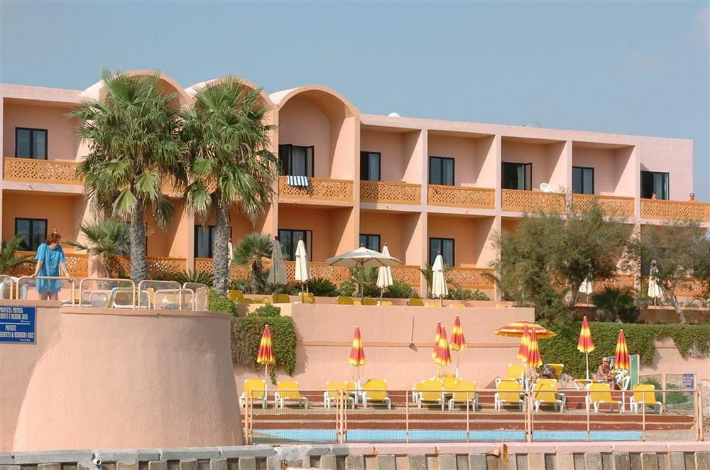 Comino Hotel Exterior photo